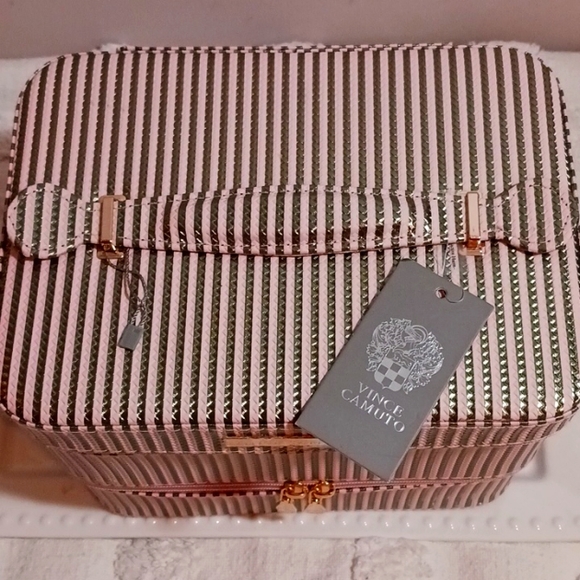Gorgeous โ๏ธ Vince Camuto Jumbo Size Jewelry Box/Storage - Picture 3 of 8